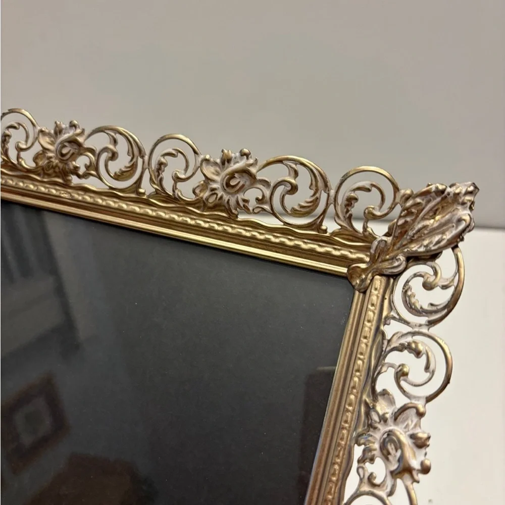 Gold tone 8x10 Hollywood Regency Metal Photo Frame Tabletop Wall